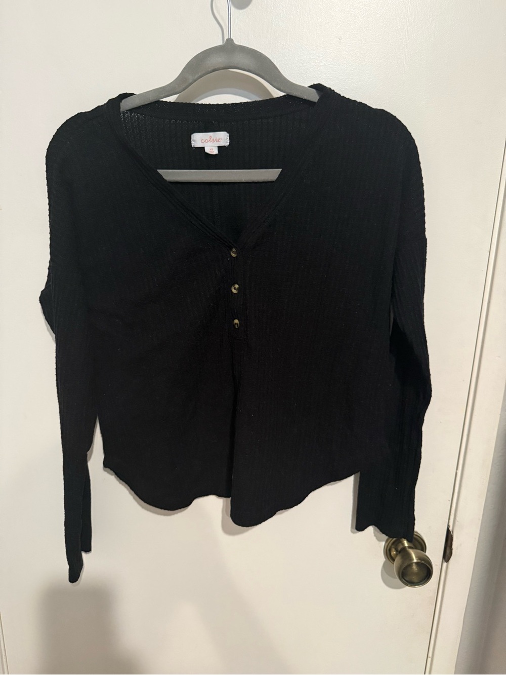 Colsie Black Ribbed V-Neck Henley Long Sleeve Top